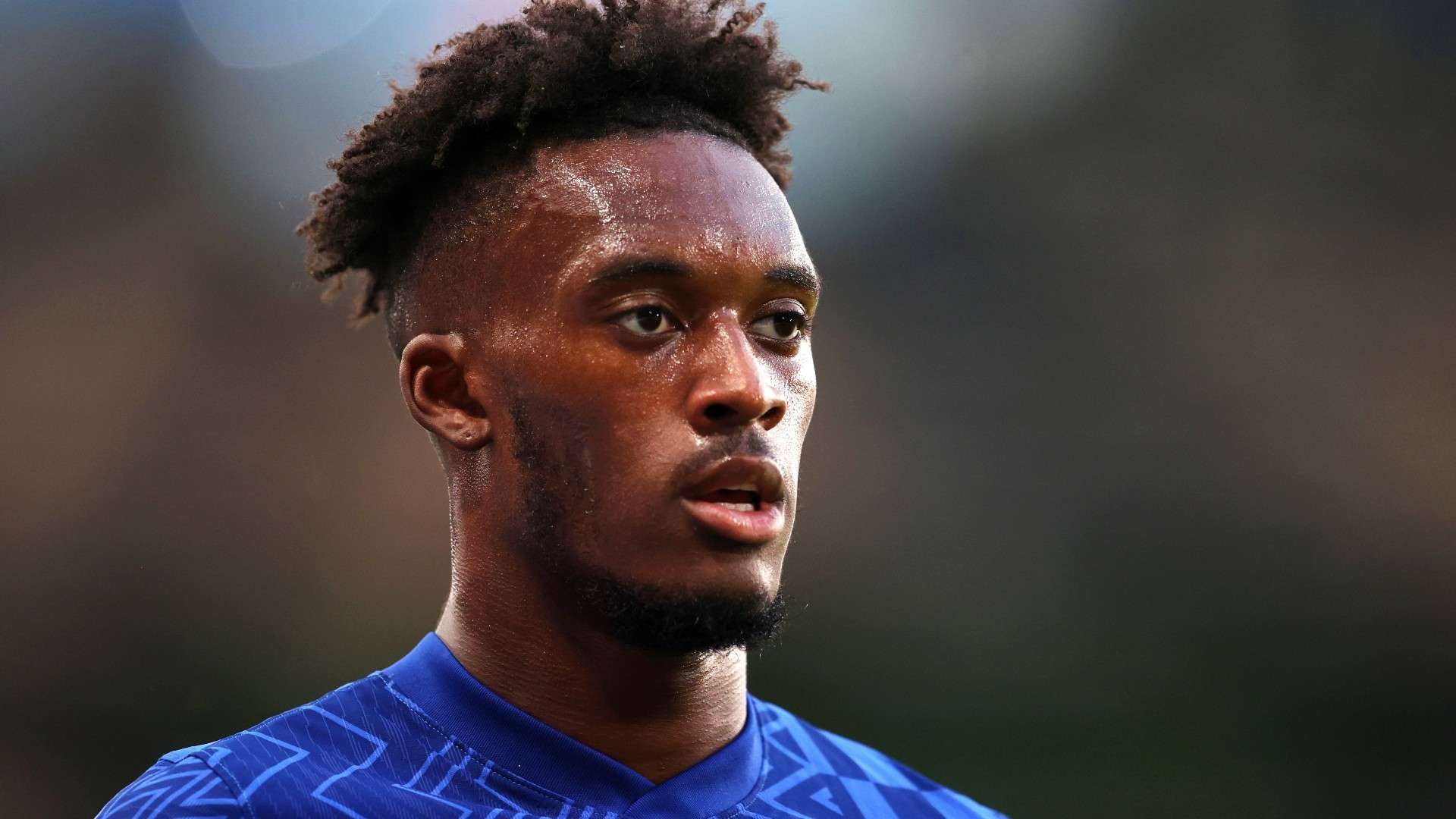 “巴萨左边锋引援计划：三笘薰、萨内成潜在目标，预算先行！”